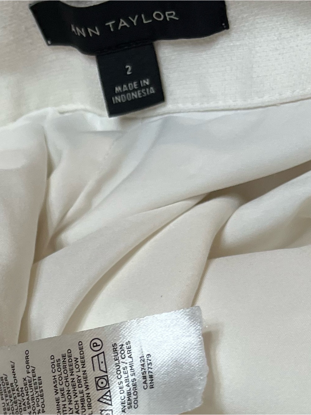 Ann Taylor Winter White Tailored Pants Size 2 - Picture 11 of 12